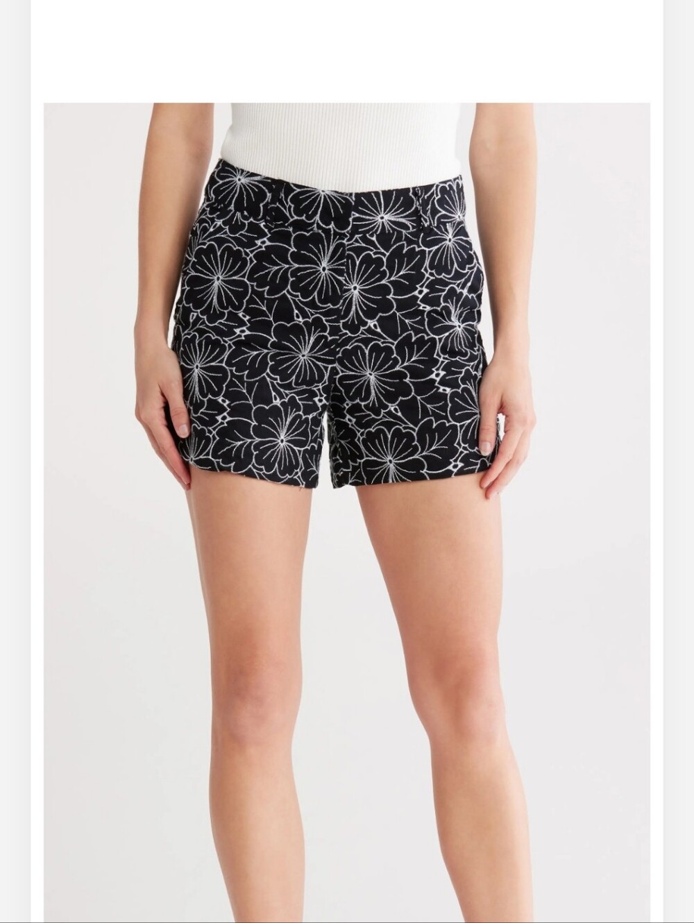 T Tahari Floral Embroidered Shorts In Color Black & White Embroidery Size 2 NWT
